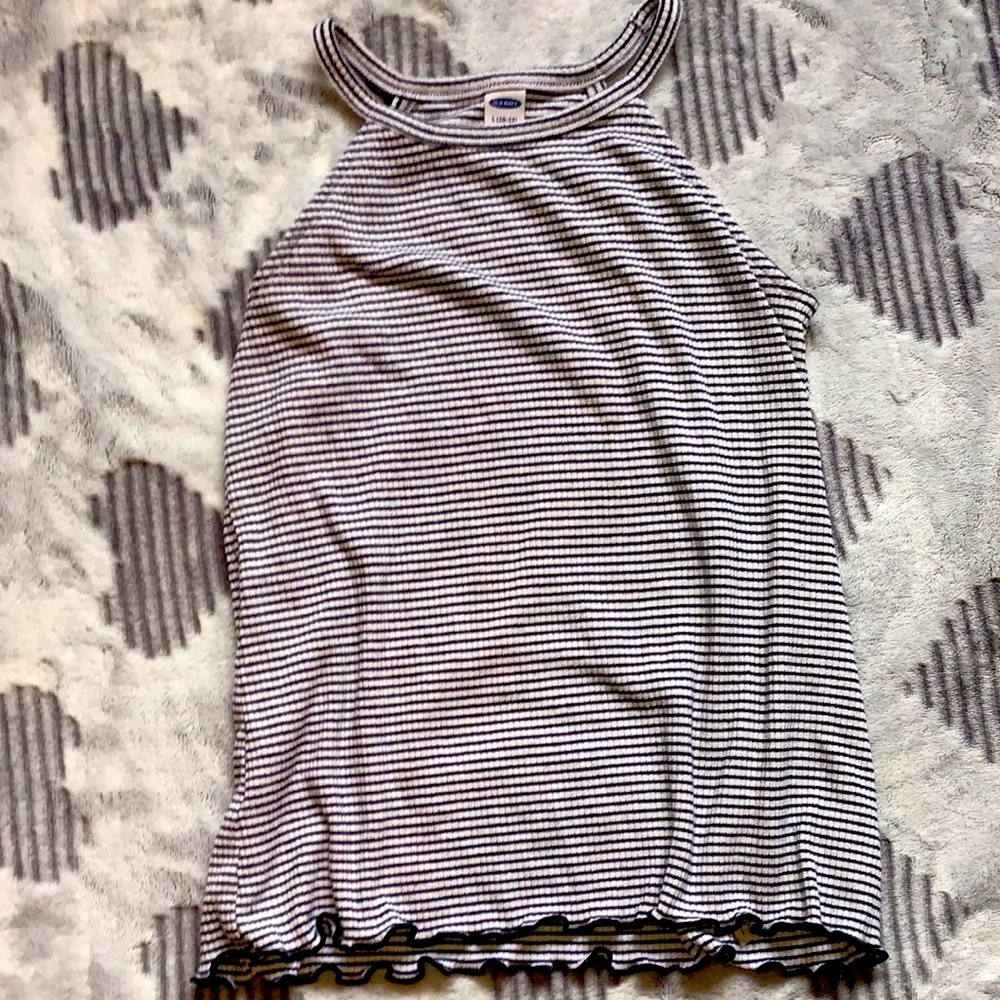 White and black crop top!✨✨